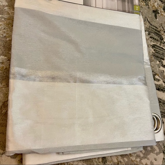 ✨NWT Maison Home Metallic Accent Window Panels - Picture 5 of 6